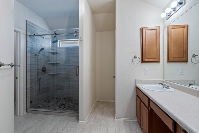 Building Photo - 12021 Pecangate Way