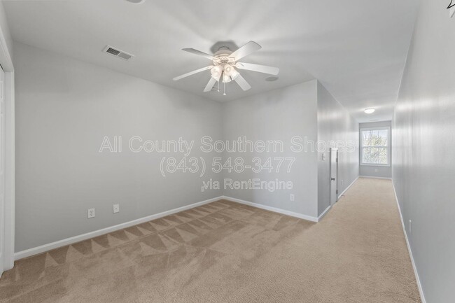 Building Photo - 264 Viareggio Road