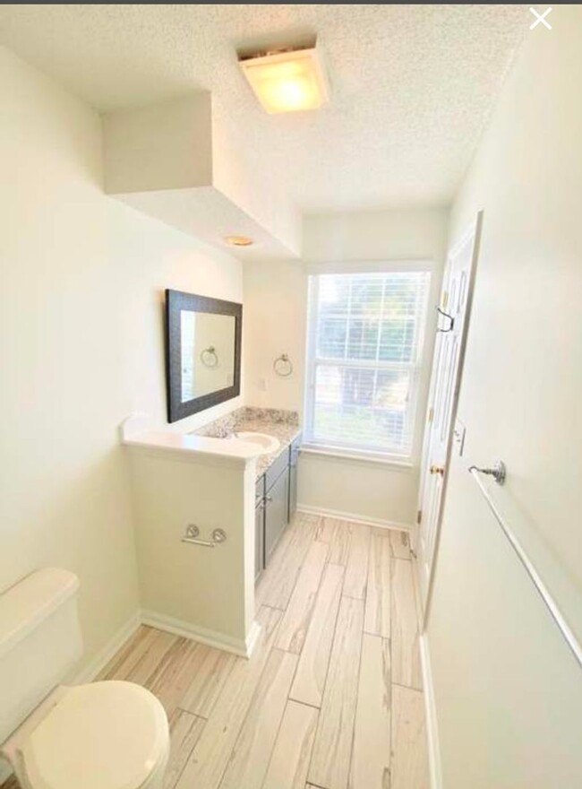 Building Photo - Beautiful 3-Bedroom Home in the Heart of C...