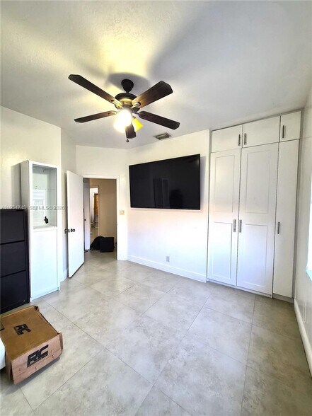 Building Photo - 8122 NW 187th Ter