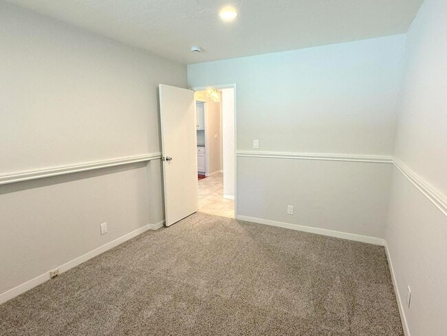 Building Photo - REDUCED ! Sprawling Westside Walnut Creek ...