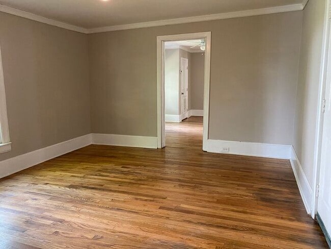 Building Photo - Germantown / Salemtown House for Rent!  2 Beds w/ extra rooms  + 2 full baths!