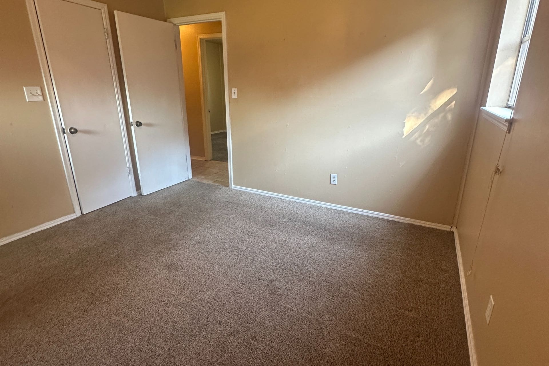 Building Photo - 10913 N McKinley Ave