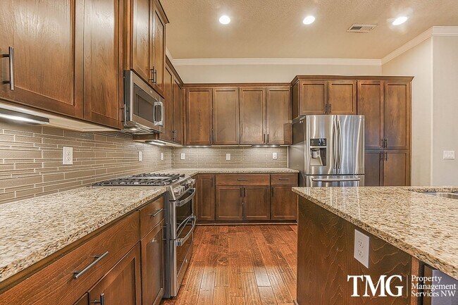 Building Photo - Spacious 4 BD Home with Private Backyard & Community Amenities!