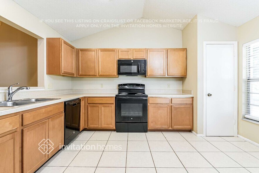 Building Photo - 6608 Whirlaway Cir