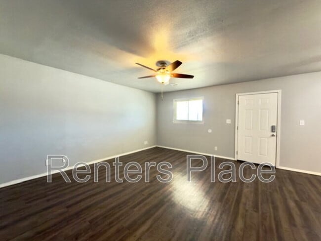 Building Photo - 15351 W Hwy 66