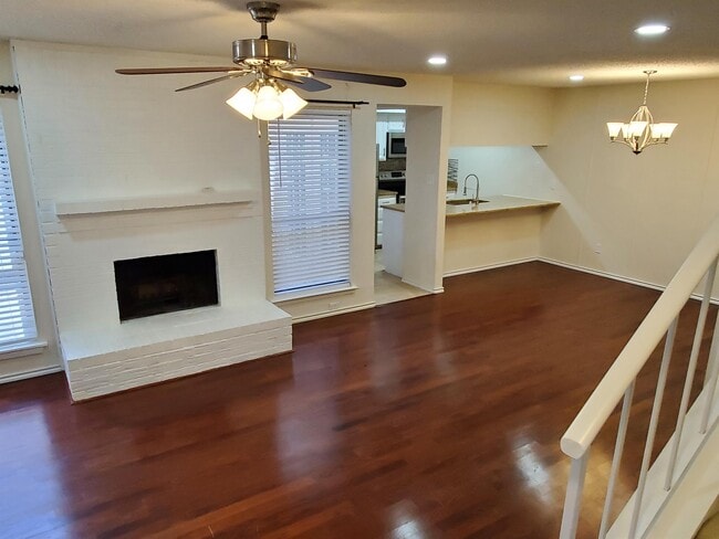 Building Photo - 2902 Southern Cross Dr