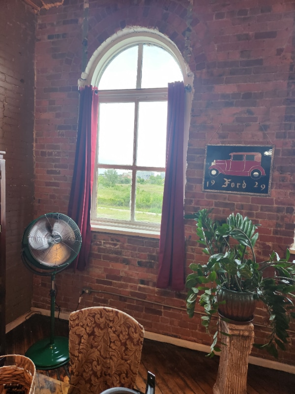 Building Photo - 227 Iron St