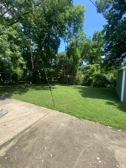 Building Photo - 391 Lancelot Ln