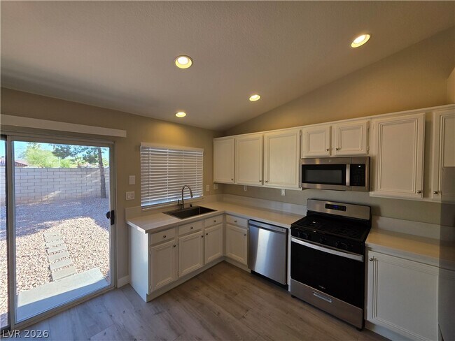 Building Photo - 626 Palmwood Ln