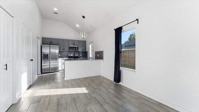 Building Photo - 1428 Rd 5607