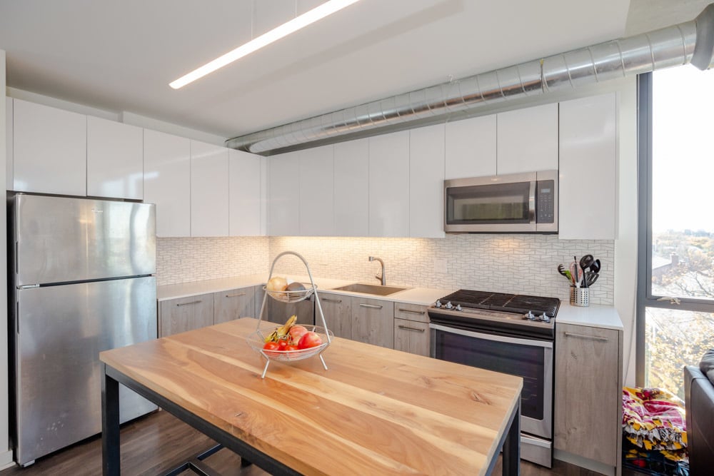 Building Photo - 1714 W Roscoe St