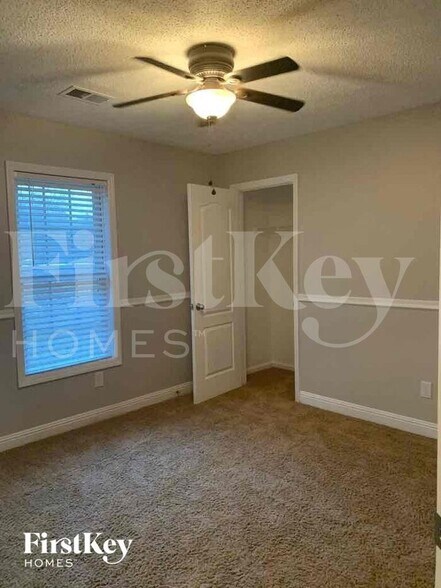 Building Photo - 2013 Lancey Dr