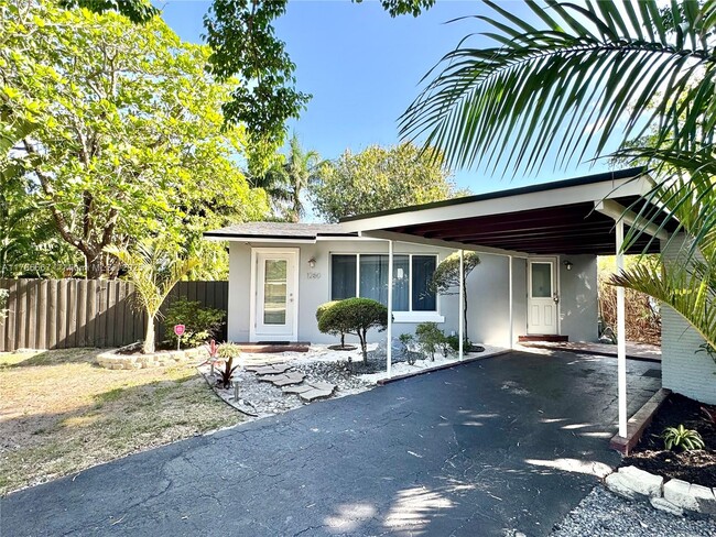 Primary Photo - 1280 NE 38th St