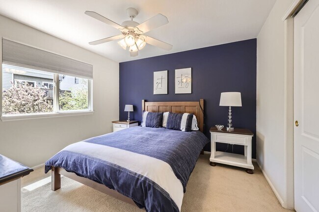 Building Photo - Walkability, Space, and Sunshine: 4Bd Home...