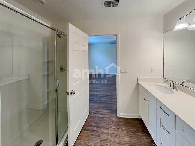 Building Photo - 212 W Jayce Way