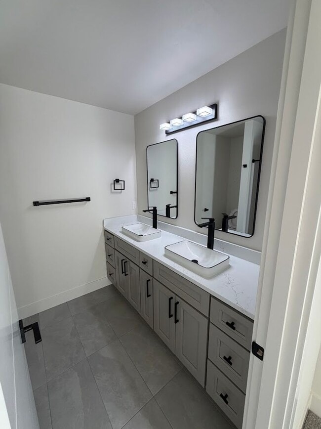 Building Photo - Elvira Place