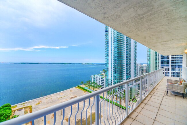 Building Photo - 1200 Brickell Bay Dr