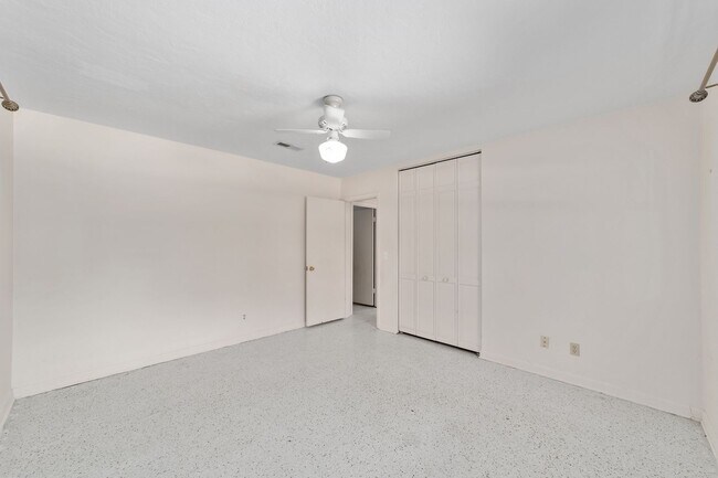 Building Photo - Beautiful 3/2 in Forest Ridge