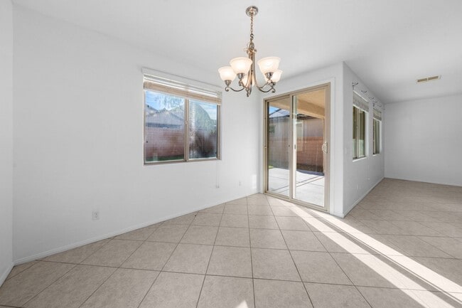 Building Photo - Well-Maintained 4-Bed, 3-Bath Home in Gated Community