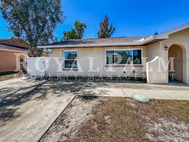 Building Photo - 18660 Miami Blvd