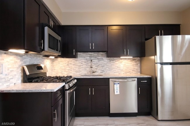 Building Photo - 32 Hancock Ct