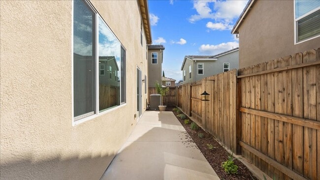 Building Photo - 4531 Gray Lodge Loop