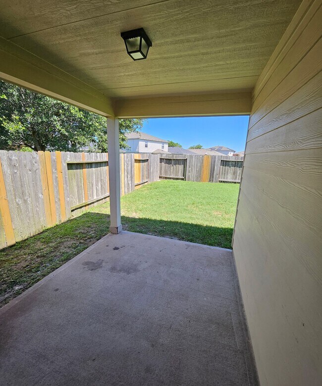 Building Photo - 21362 Slate Crossing Ln
