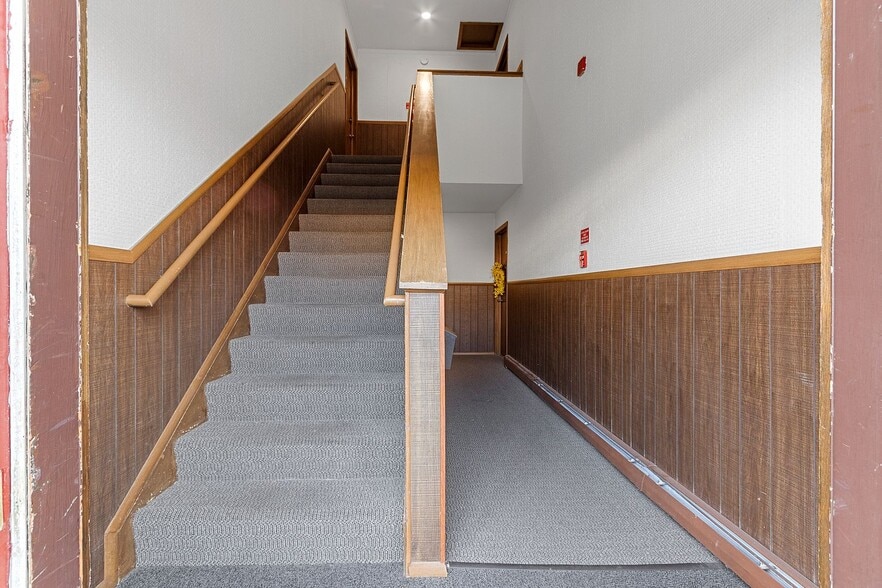 Interior Photo - Maple View