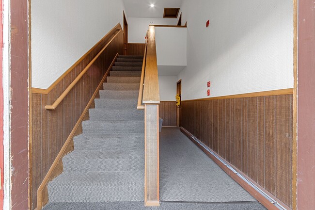 Interior Photo - Maple View