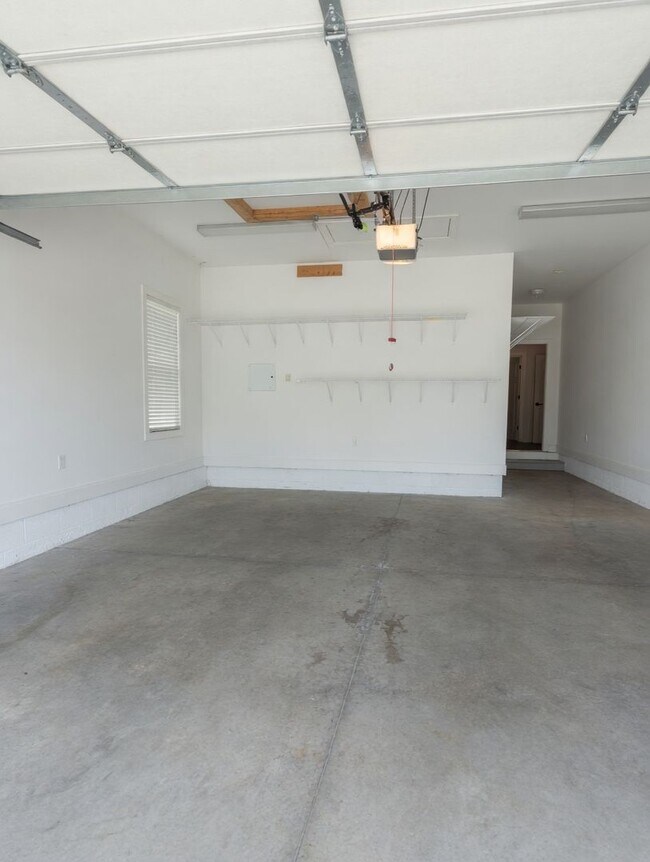 Building Photo - 3 Bedroom Home in Cornerstone