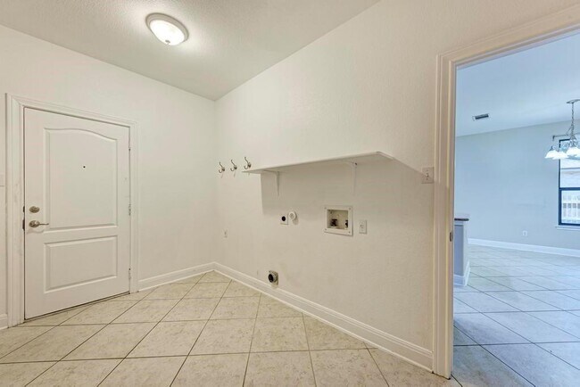 Building Photo - 500 Tyree Rd