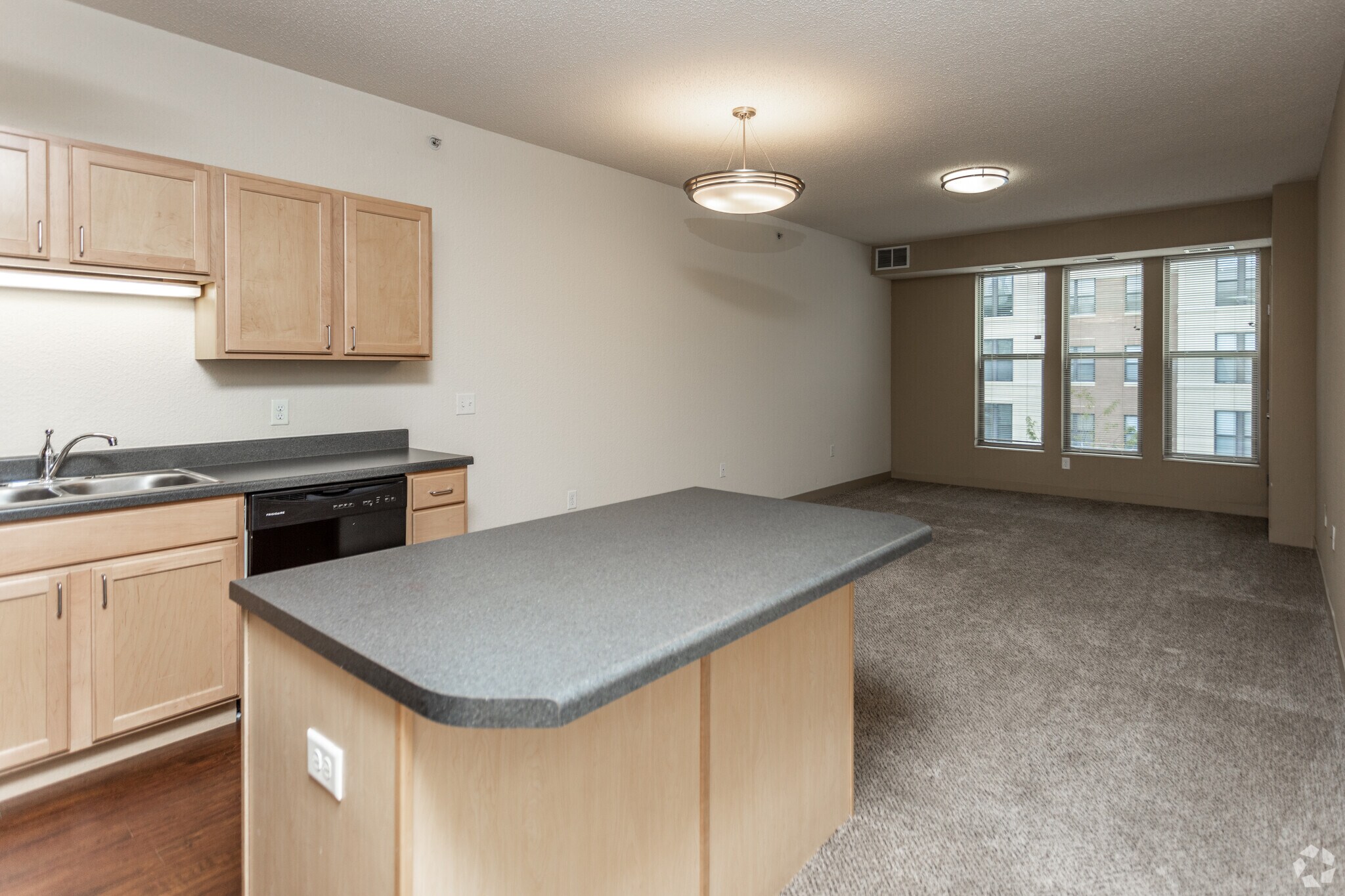Metro Lofts 100 2nd Ave Des Moines IA 50309 Apartment Finder
