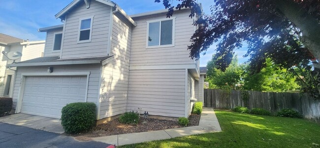 Building Photo - 3 Bedroom Home in Quaint Gated Community in Elk Grove
