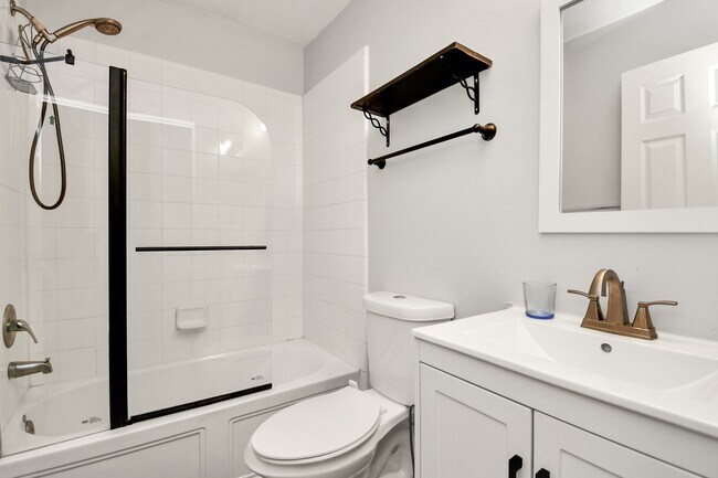 Building Photo - 19931 Roycroft Ln