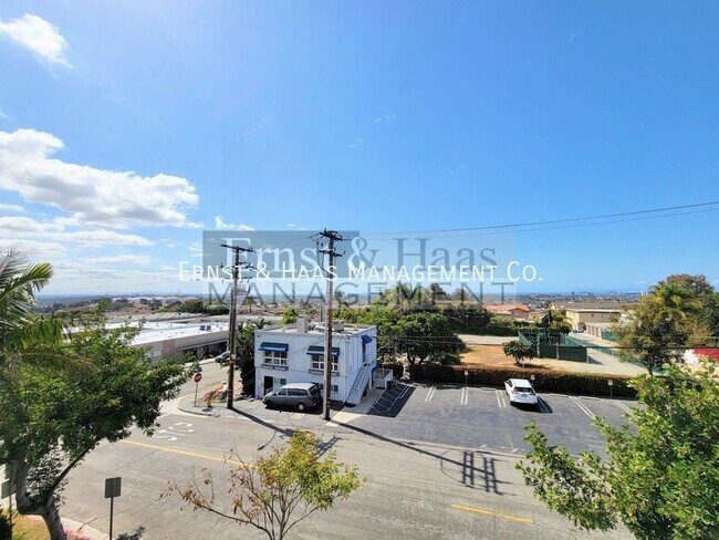 Building Photo - 2755 E Hill St
