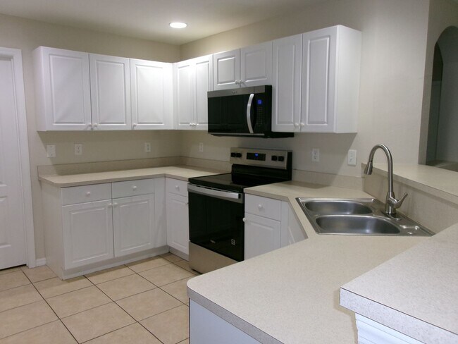 Building Photo - Available Now With 1/2 Off First Month's Rentl! Nice 3/2/2 Across From Oasis North School & Park