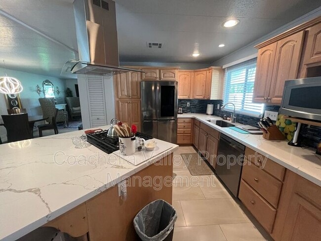 Building Photo - 421 S Paseo Laredo