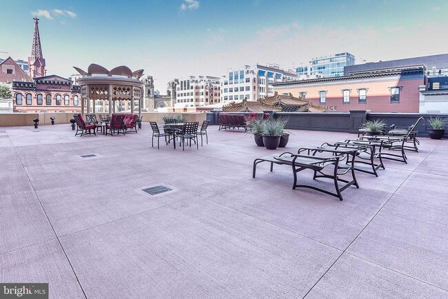 Building Photo - 777 7th St NW