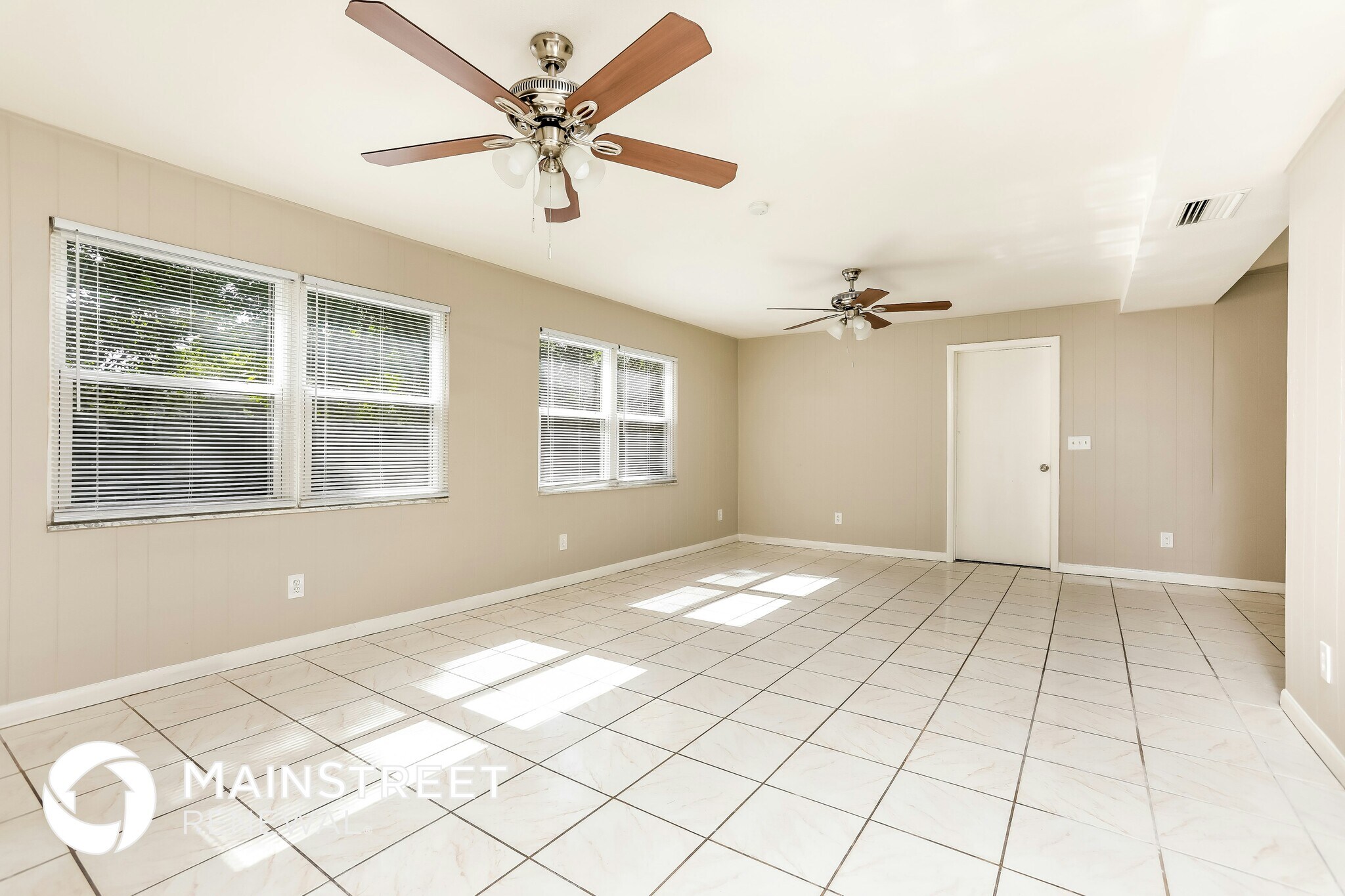 Building Photo - 2495 Barbarossa Ave