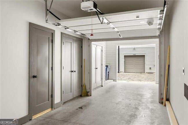 Building Photo - 1261 Wright Ln SE