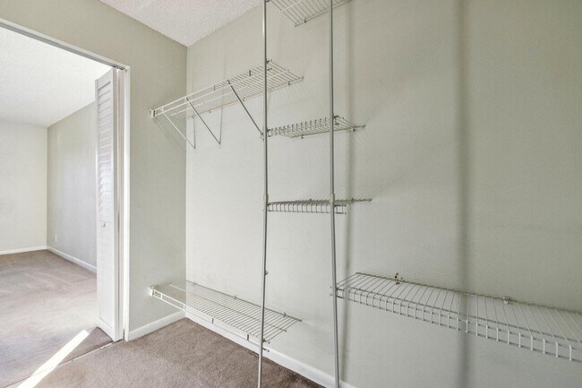 Building Photo - 618 Sea Pine Way