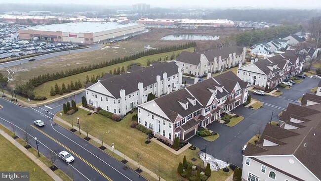 Building Photo - 1802 Yearling Ct