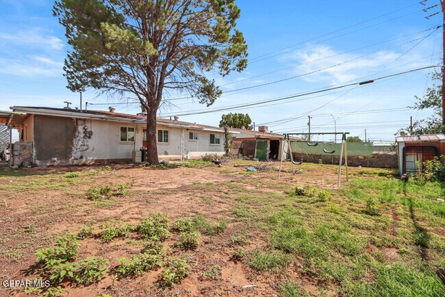 Building Photo - 5736 Sun Valley Dr