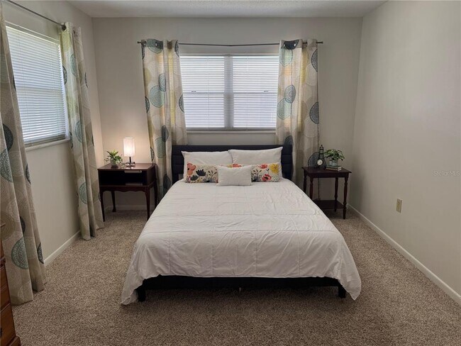 Building Photo - 5107 Park Lake Dr