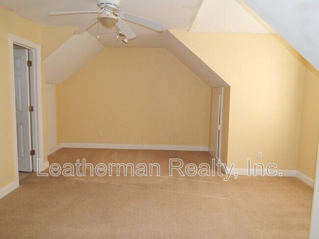 Building Photo - 441 Sterling Dr