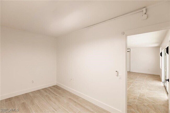 Building Photo - 204 5th St