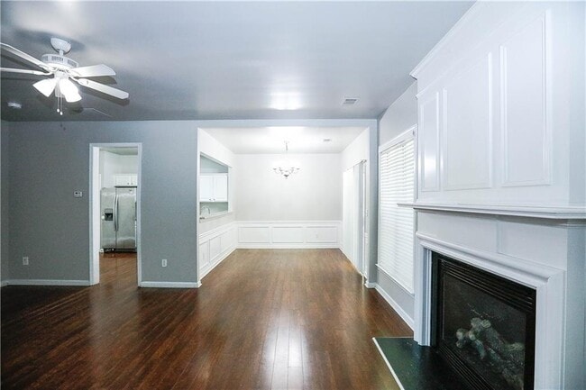 Building Photo - 2388 Fairlie Dr