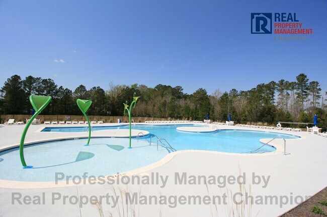 Building Photo - 4 BD/2 BA Single Story Home on Large Corner Lot w/Fenced Back Yard