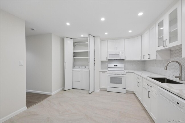 Building Photo - 70 Pheasant Run